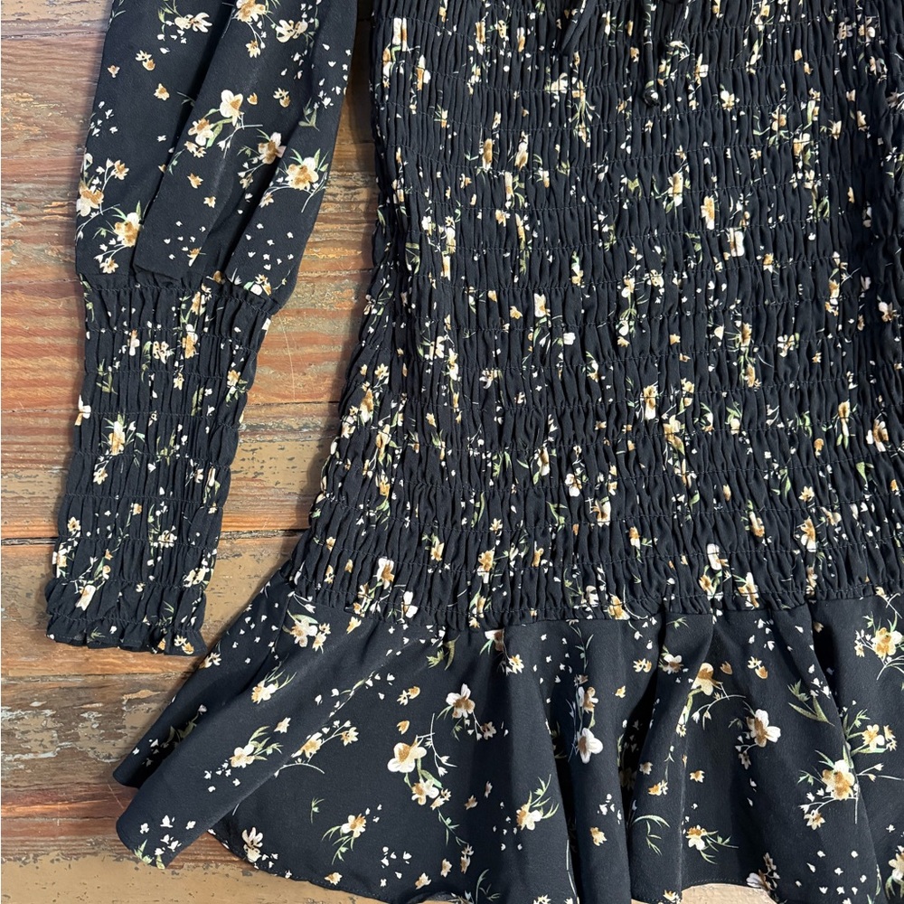We’re All Pretty Girls Floral Smocked Sweetheart Neck Puff Sleeve Dress Sz S💚🍄 - Picture 9 of 11